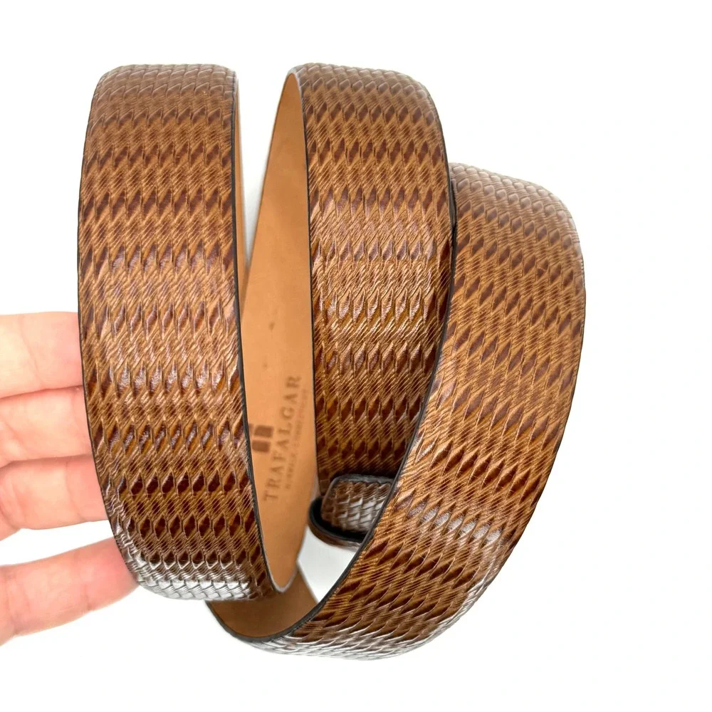 Trafalgar Eastham Mens 44 Brown Italian Calfskin Leather Woven Embossed Belt USA